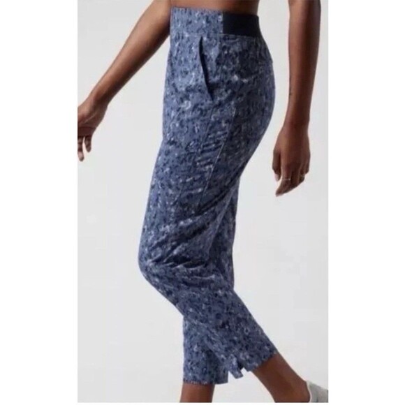 Athleta Womens Size 4/P Brooklyn Mid Rise Featherweight Blue Camo Ankle Trousers - Picture 7 of 8